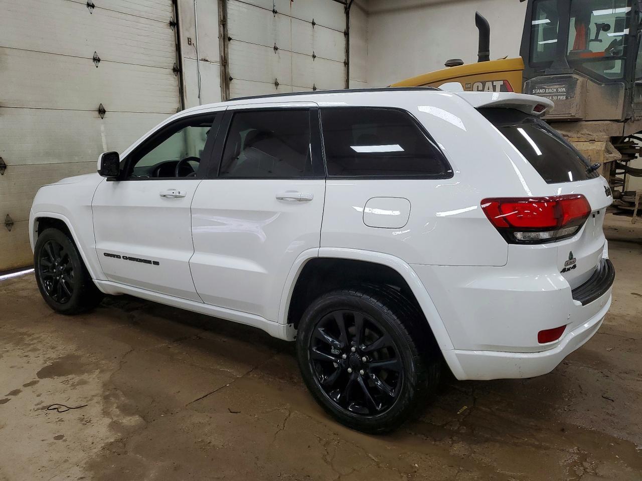 2022 Jeep Grand Cherokee Laredo E - Фото 2