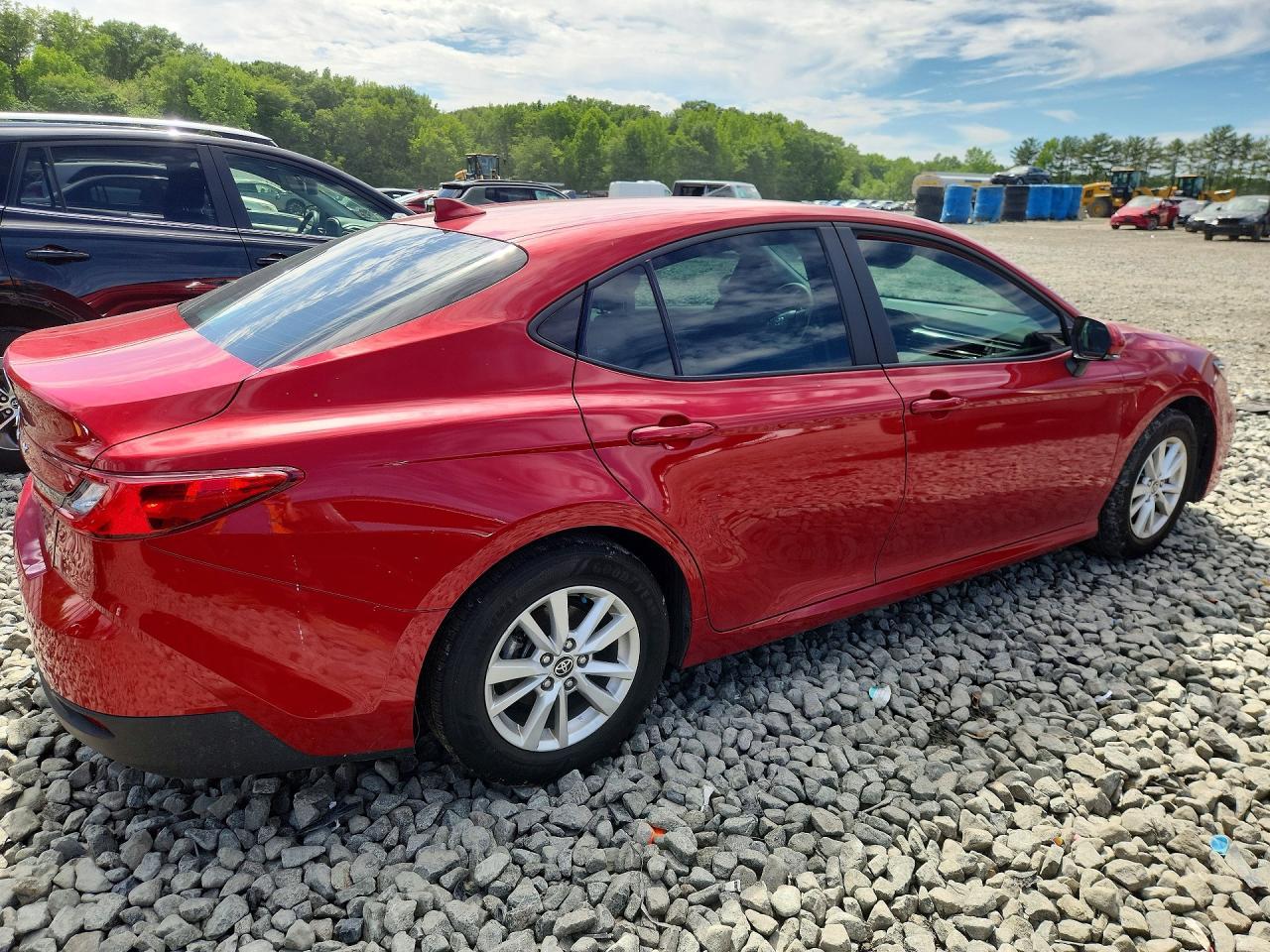 2025 Toyota Camry Le - Фото 3