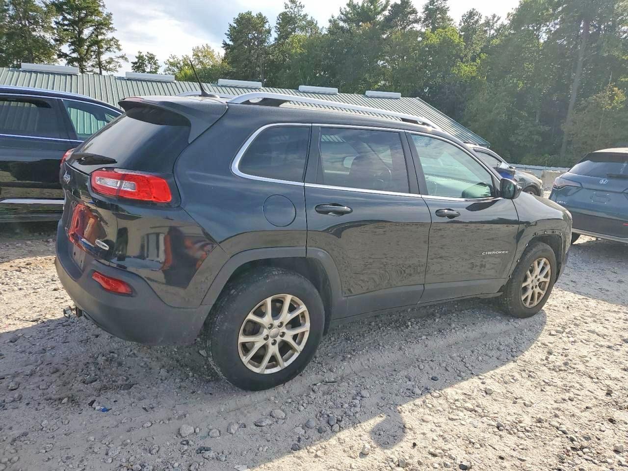 2015 Jeep Cherokee Latitude - Image 4
