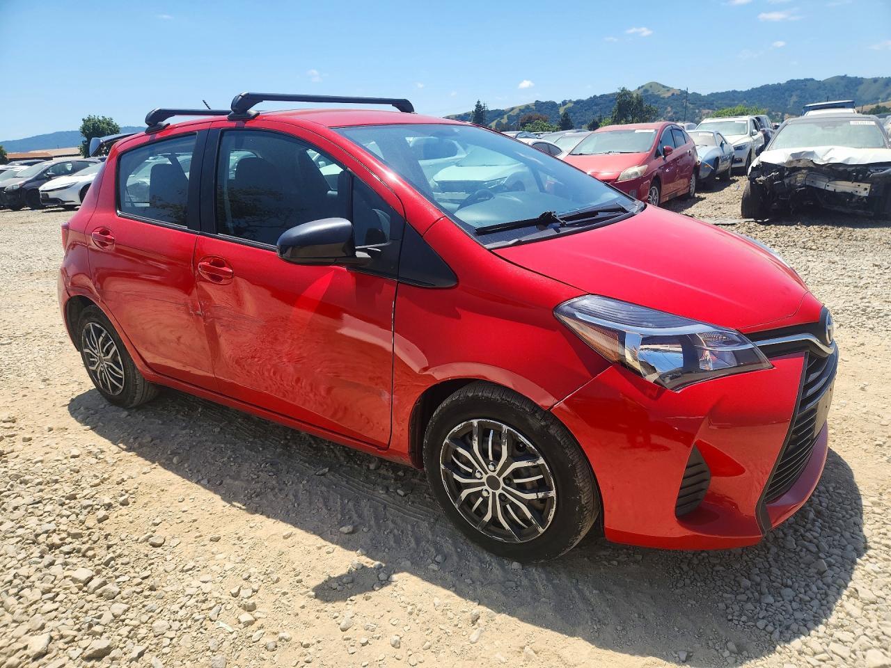 2015 Toyota Yaris 5-Door L - Image 4