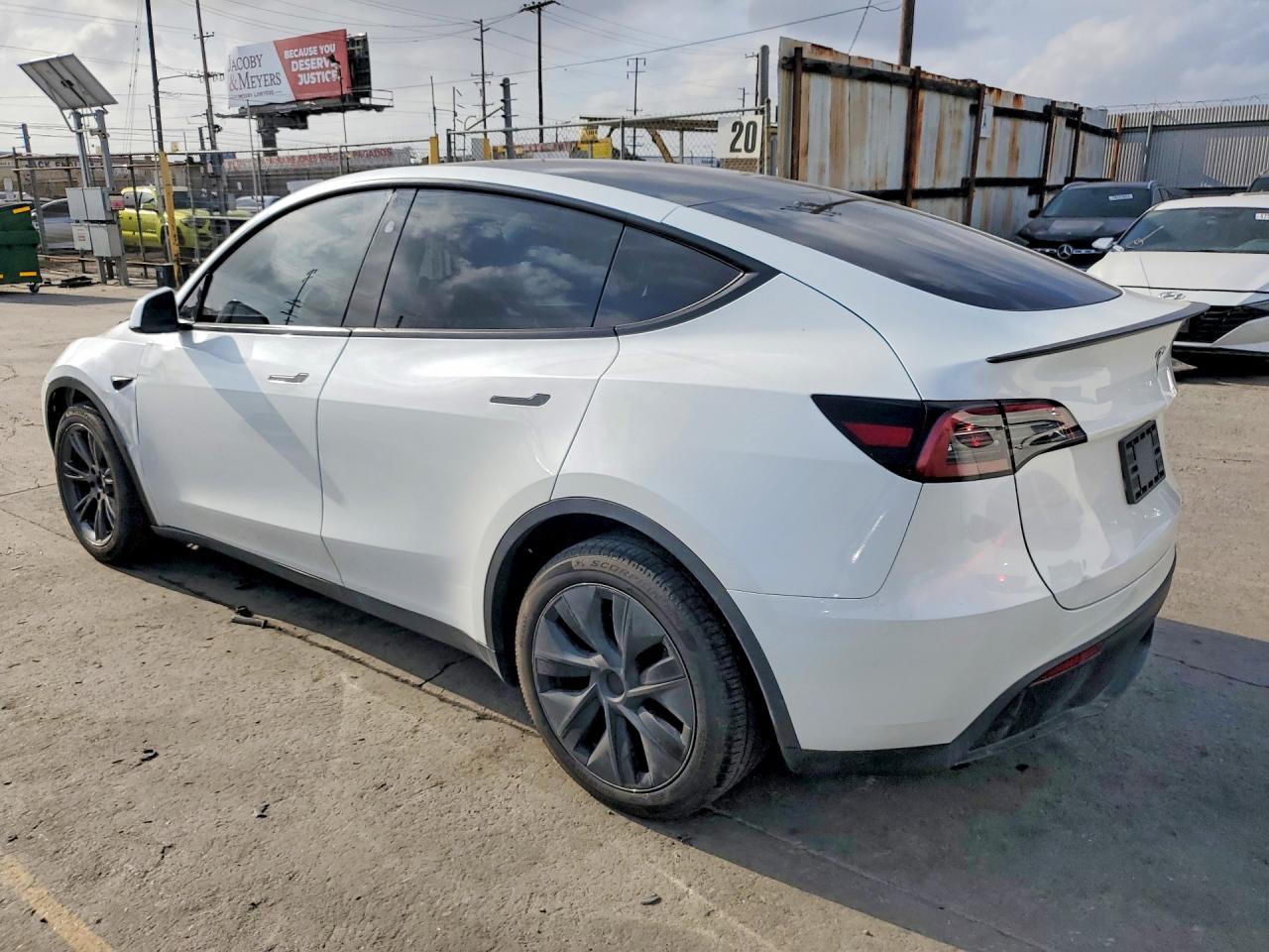 2024 Tesla Model Y - Image 2