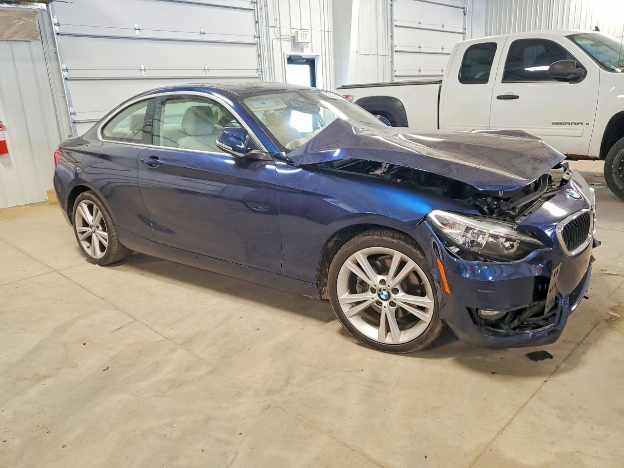 2015 BMW 228 Xi - Фото 4