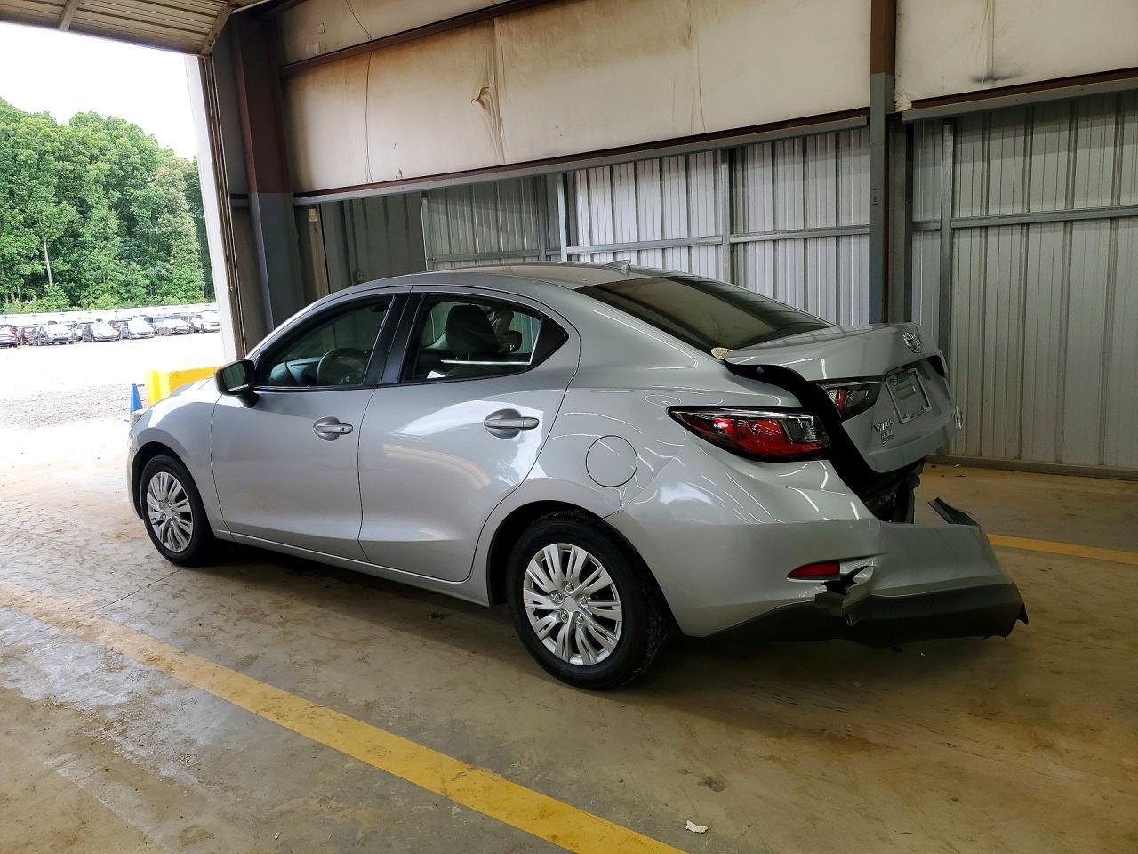 2019 Toyota Yaris L - Фото 2