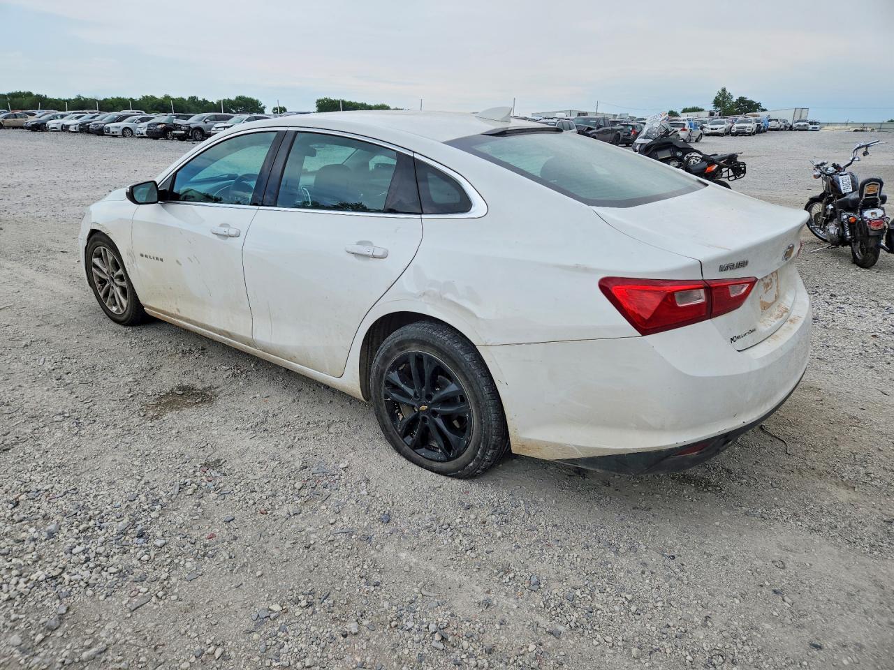 2017 Chevrolet Malibu Lt - Фото 2