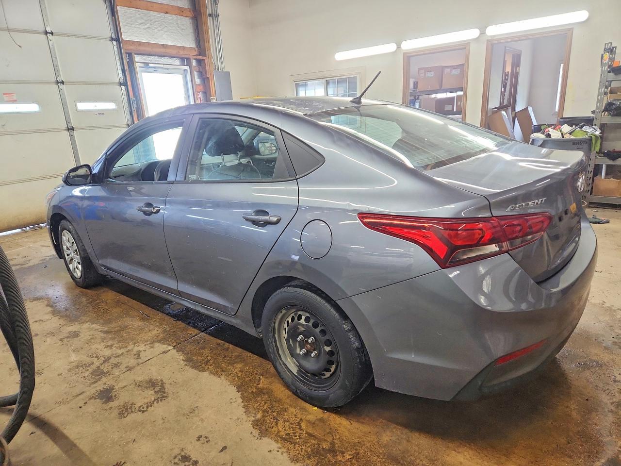 2020 Hyundai Accent Se - Фото 2