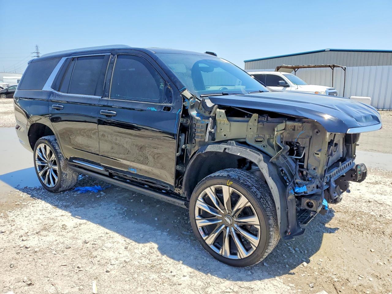 2025 Cadillac Escalade Premium Luxury - Image 4