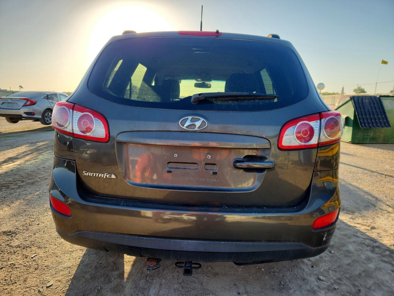 2012 Hyundai Santa Fe Gls - Image 6