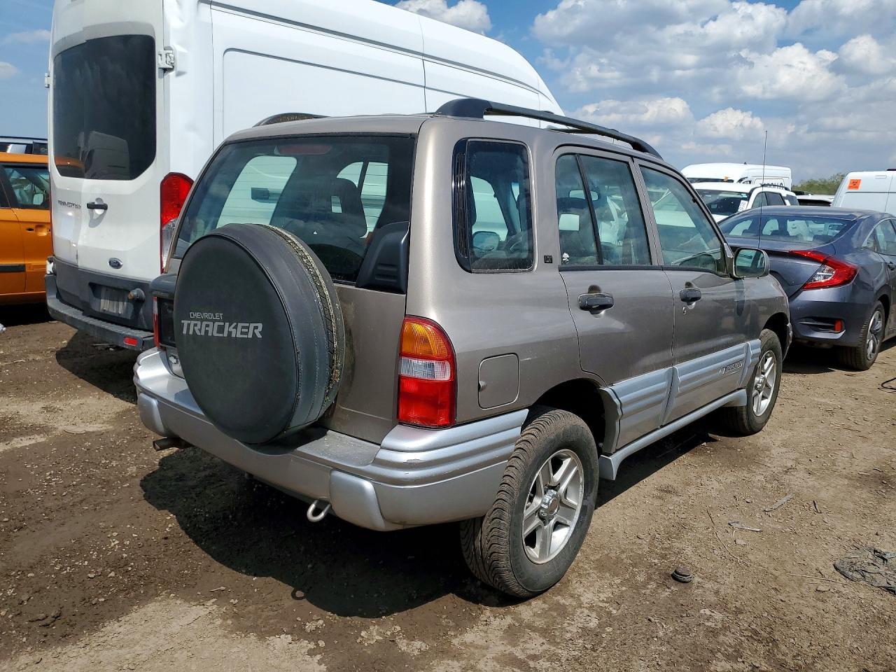 2002 Chevrolet Tracker Lt - Image 3