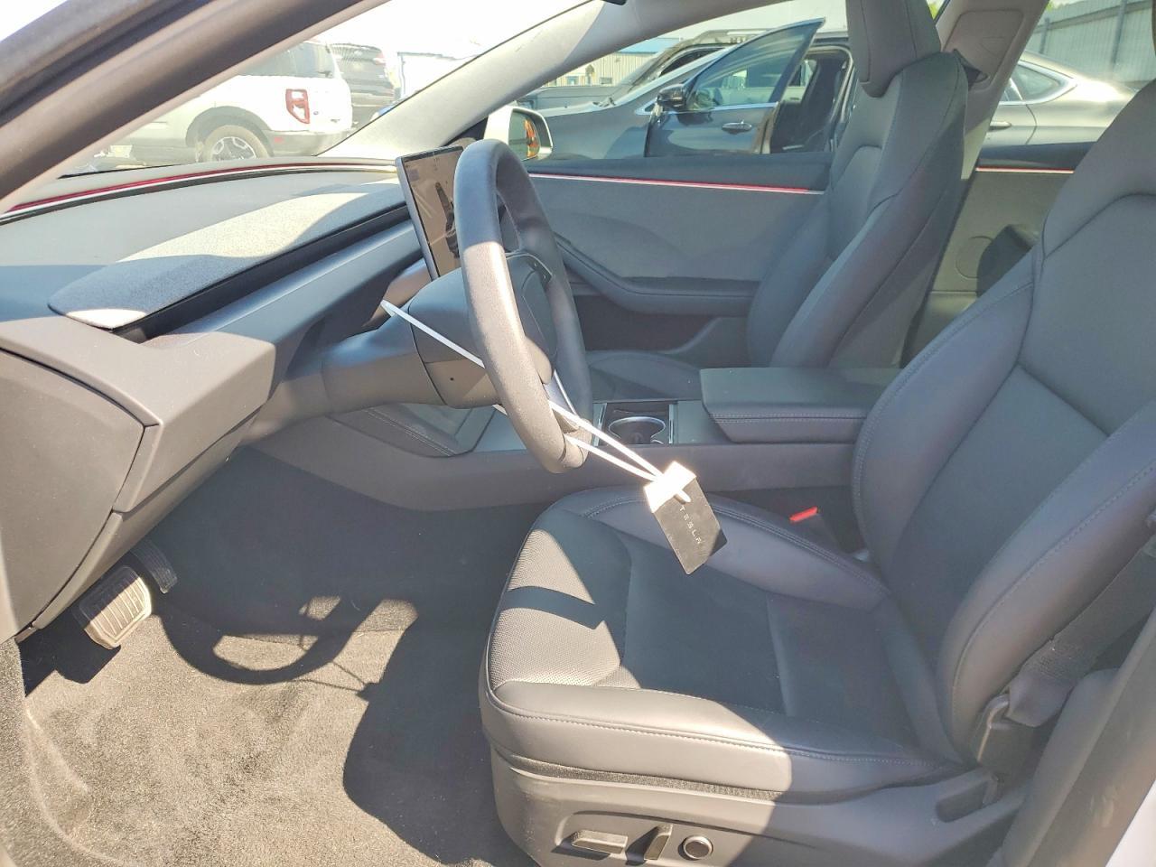 2025 Tesla Model 3 - Image 7