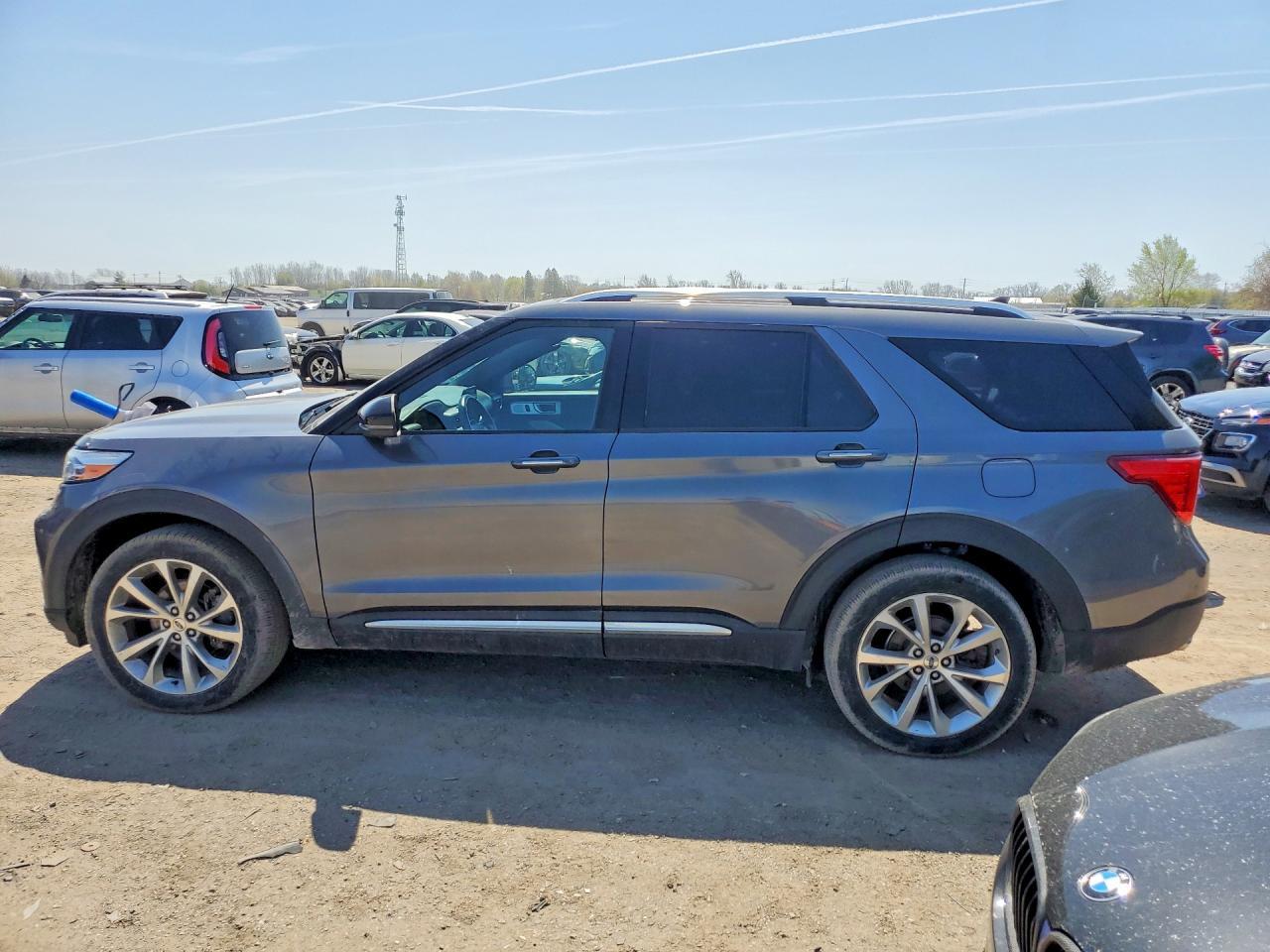 2022 Ford Explorer Platinum - Фото 2