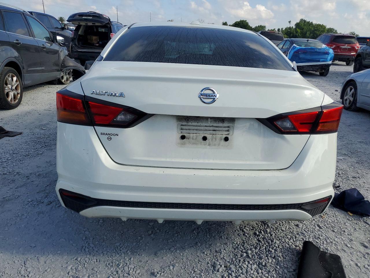 2020 Nissan Altima S - Image 6
