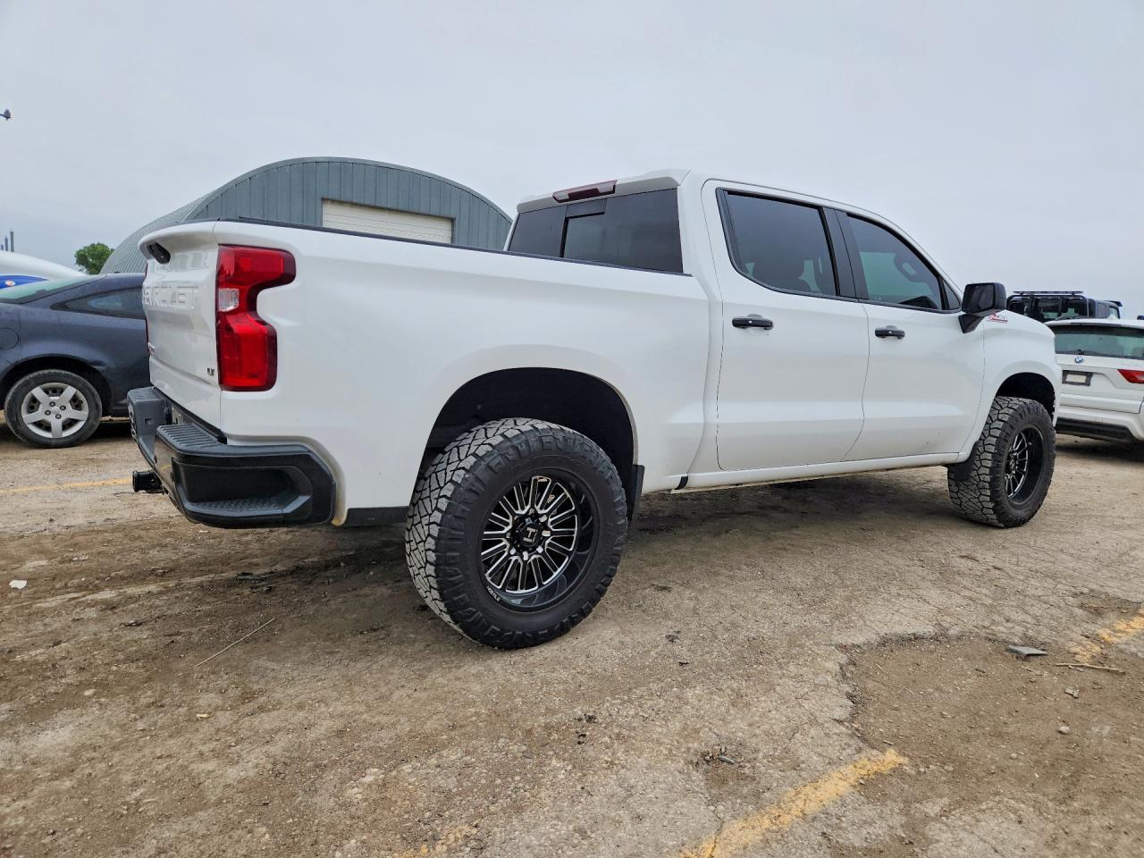 2019 Chevrolet Silverado K1500 Lt Trail Boss - Image 3