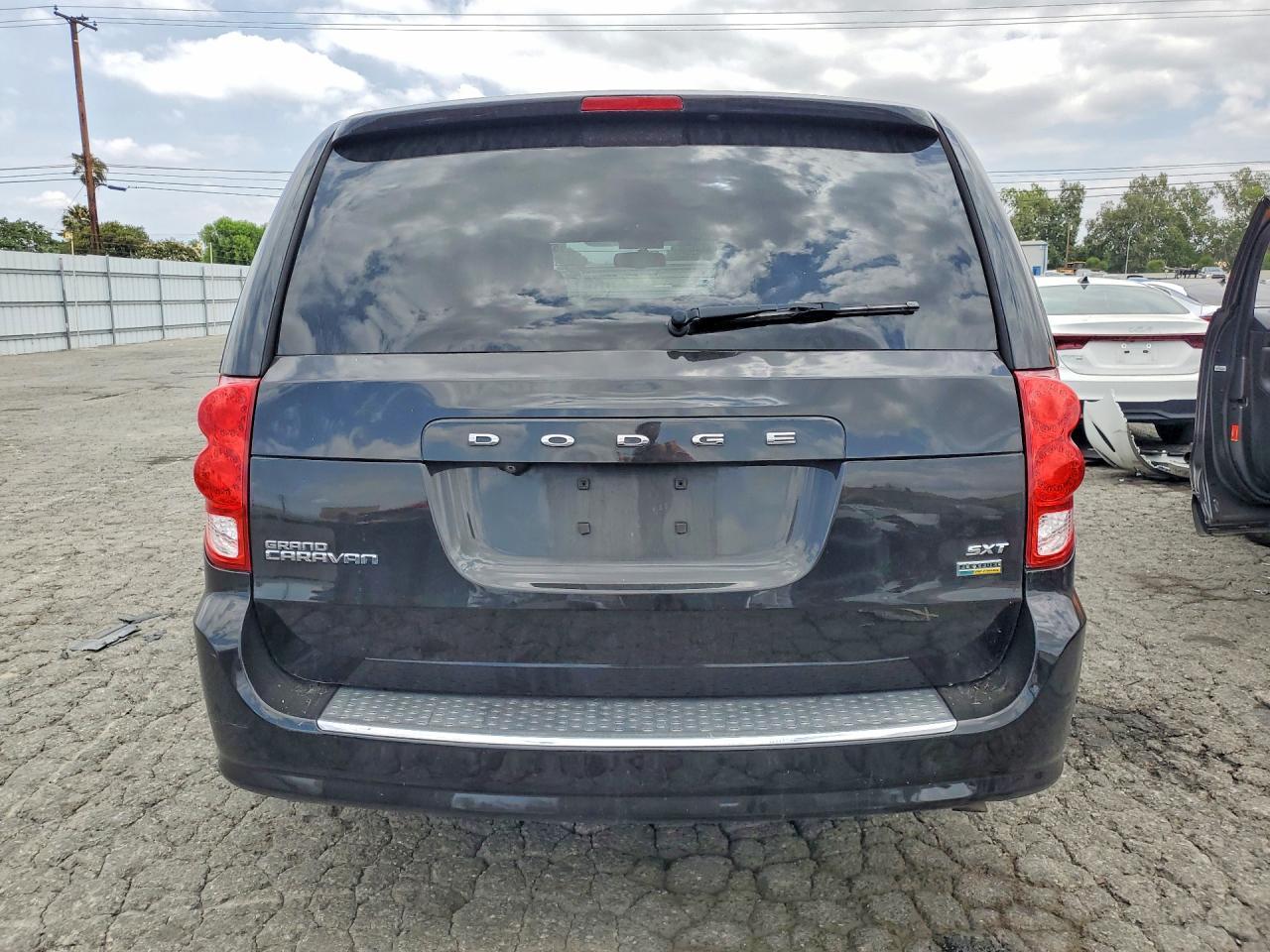 2017 Dodge Grand Caravan Sxt - Image 6