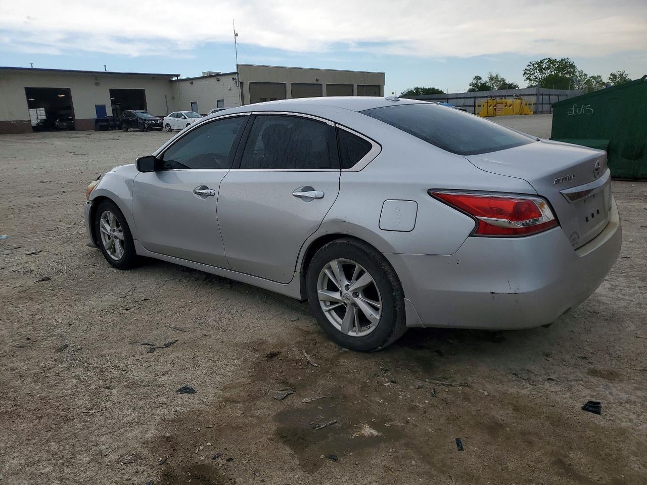 2014 Niss Altima - Фото 2