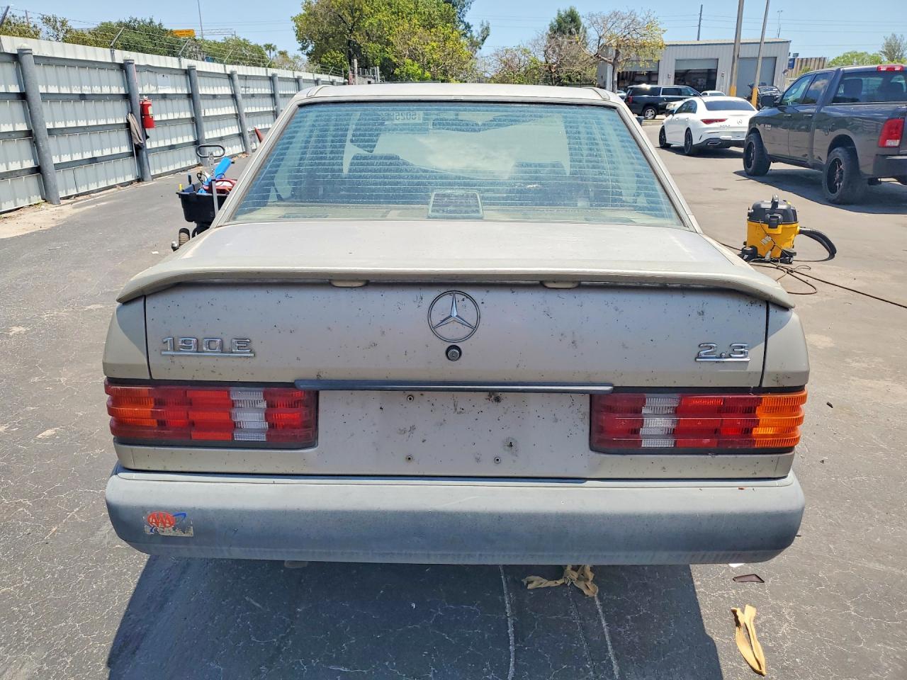 1988 Mercedes Benz 190 E 2.3 - Image 6