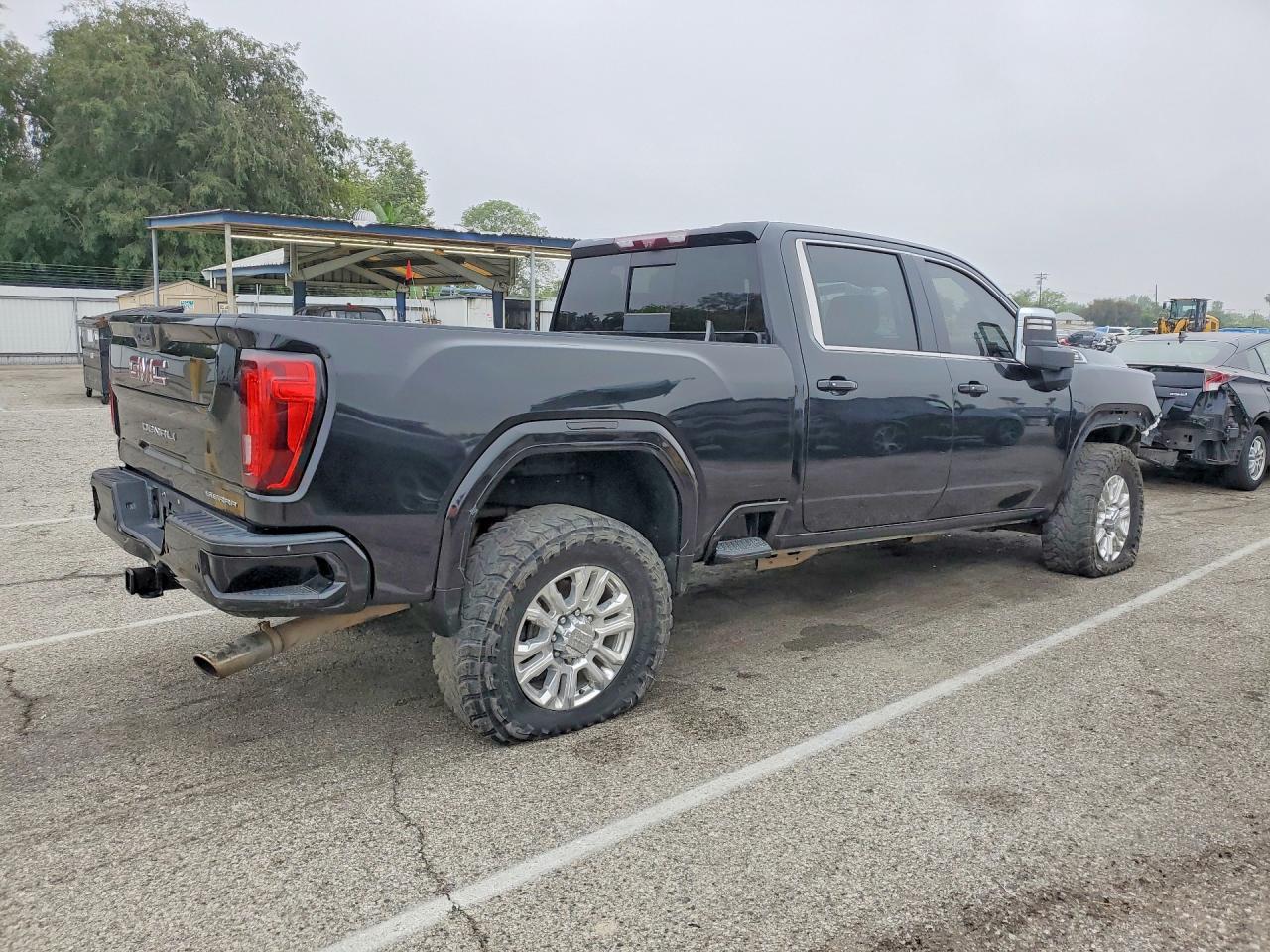 2022 GMC Sierra K2500 Denali - Image 3