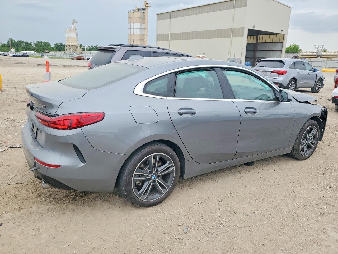 2024 BMW 228Xi - Фото 3