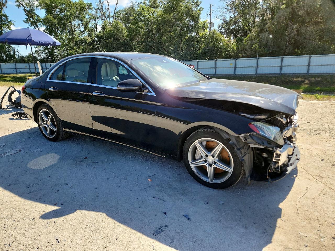 2017 Mercedes-Benz E 300 4Matic - Фото 4