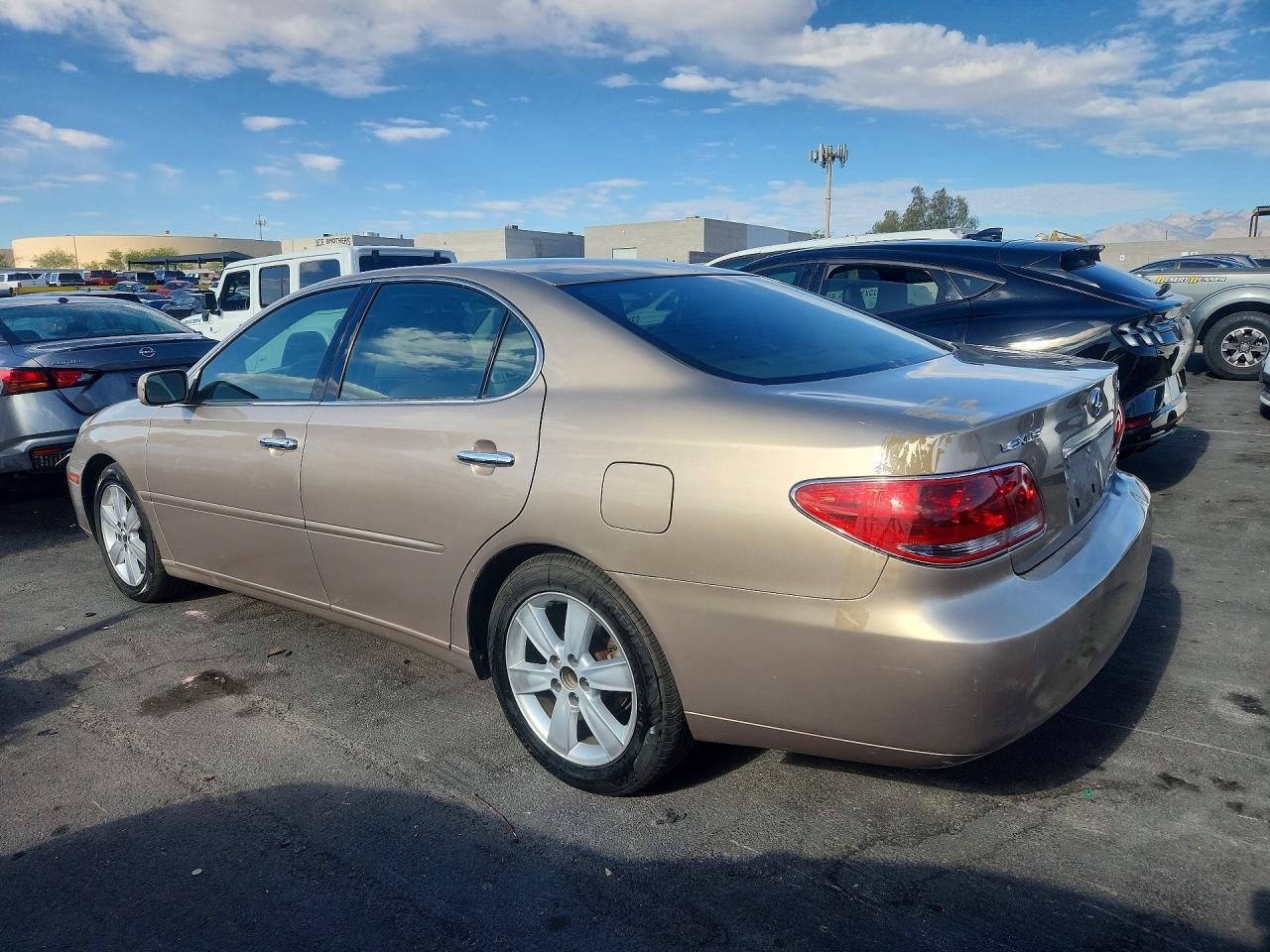 2005 Lexus Es 330 - Image 2