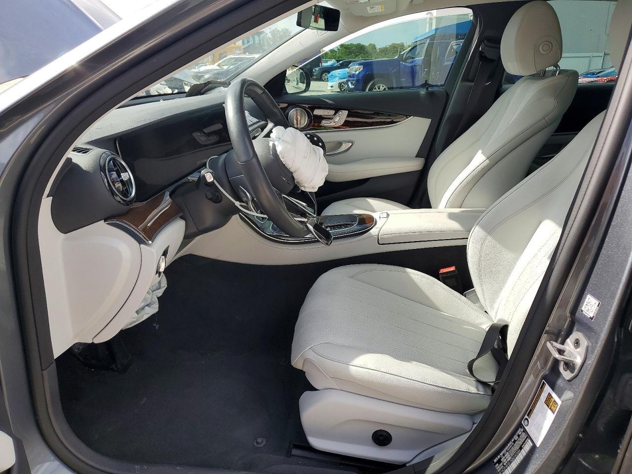 2022 Mercedes-Benz E 350 - Фото 7