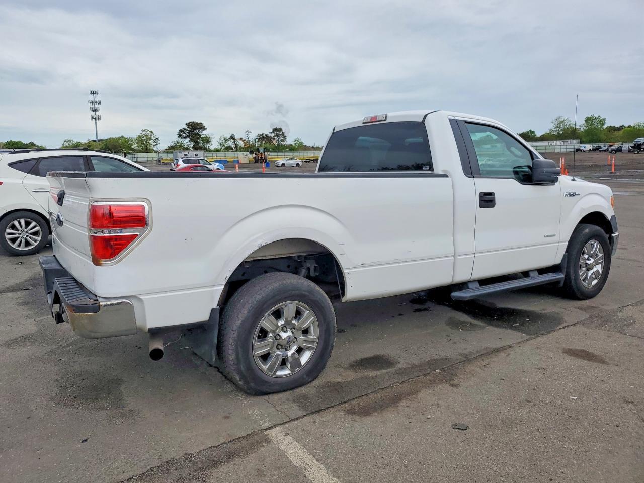 2013 Ford F150 - Фото 3