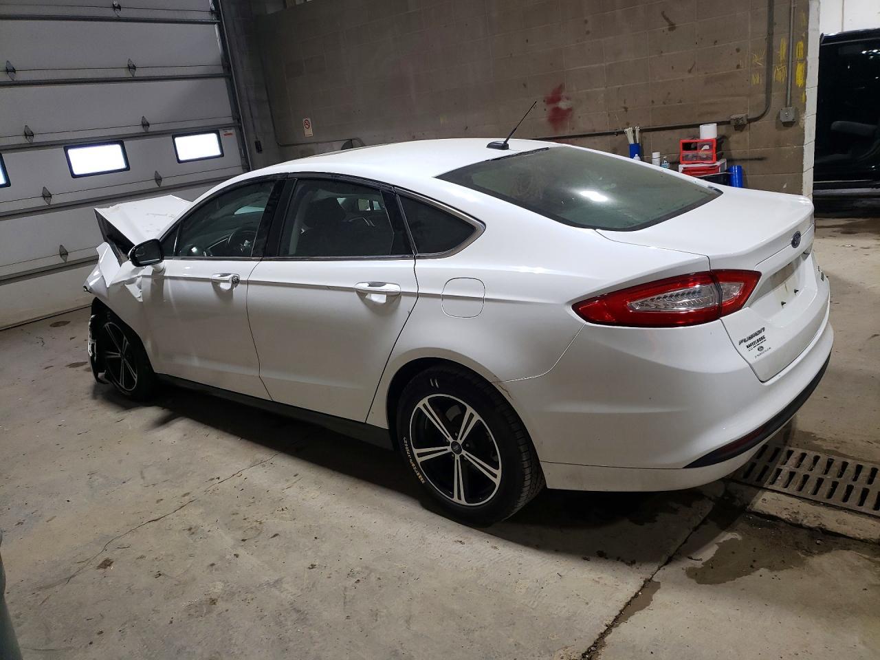 2016 Ford Fusion Se - Фото 2