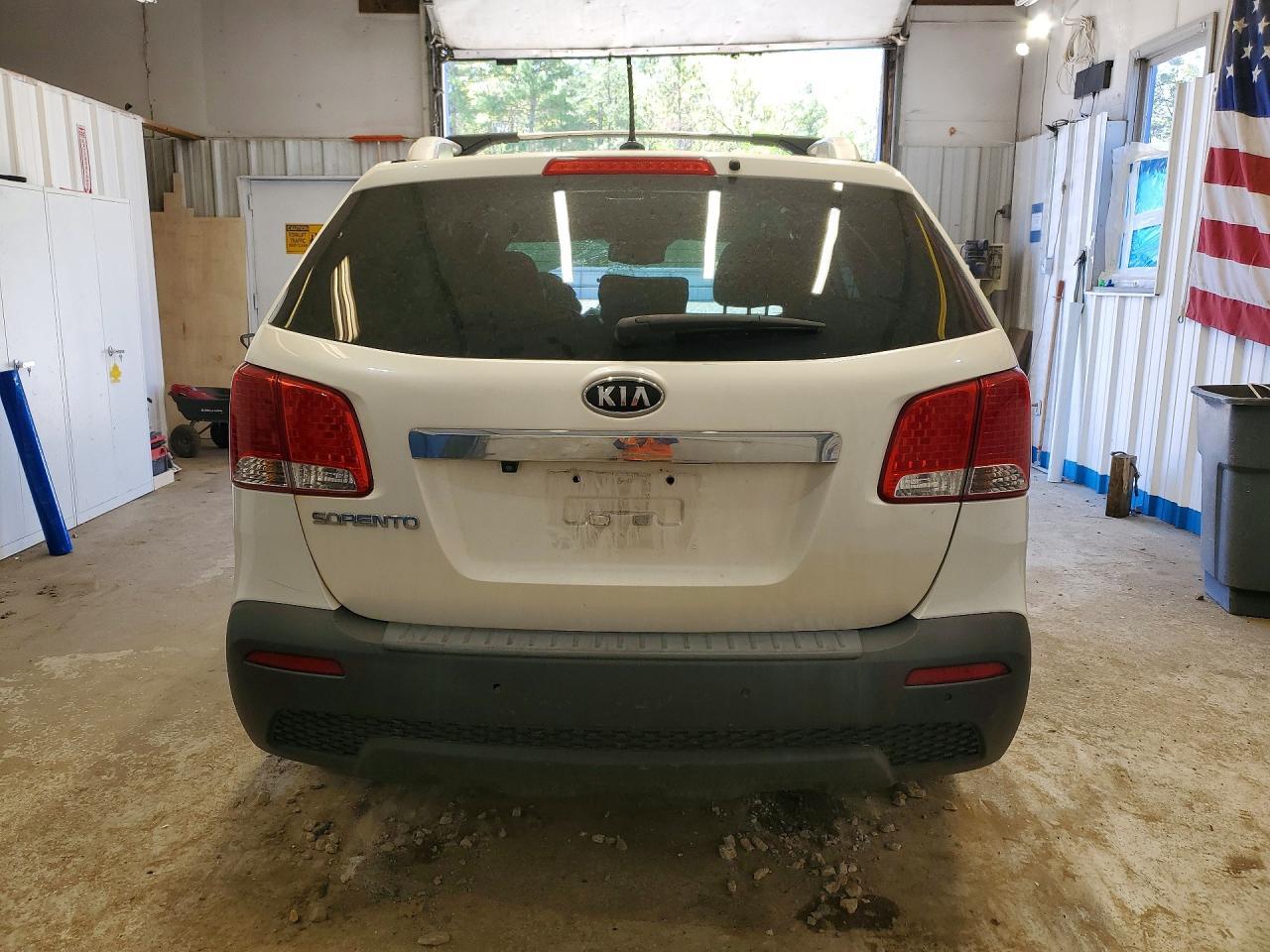 2012 Kia Sorento Lx - Image 6