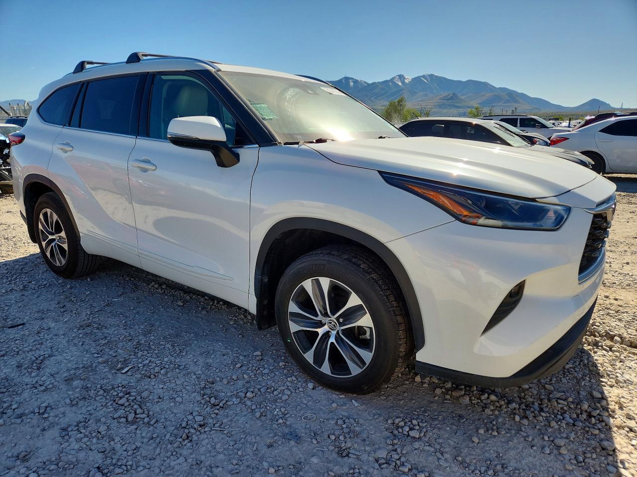 2021 Toyota Highlander Xle - Image 4