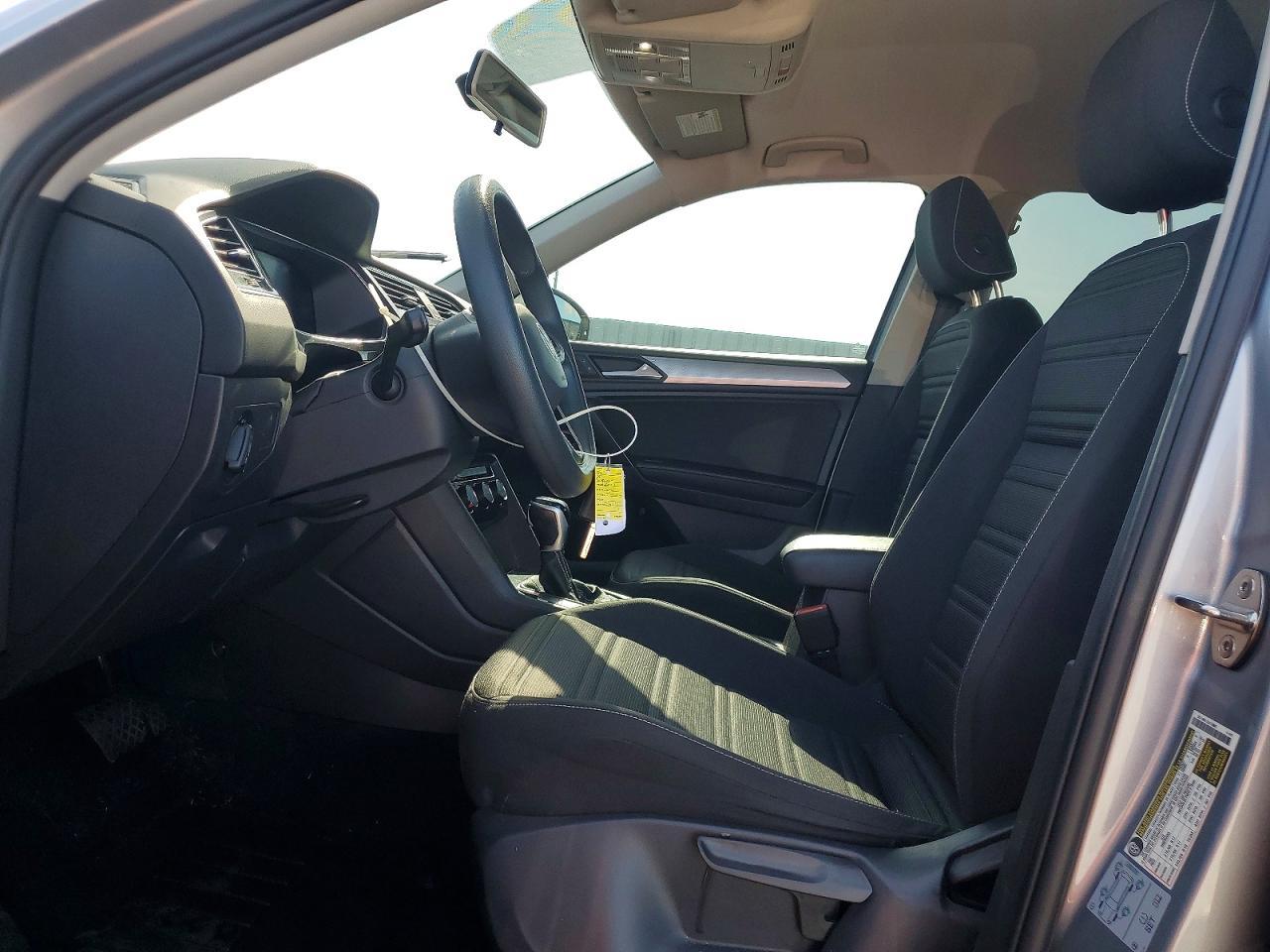 2022 Volkswagen Tiguan S - Фото 7