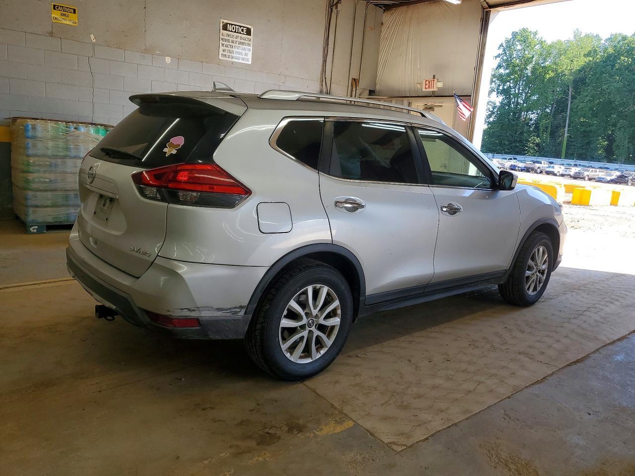 2017 Nissan Rogue Sv - Image 3