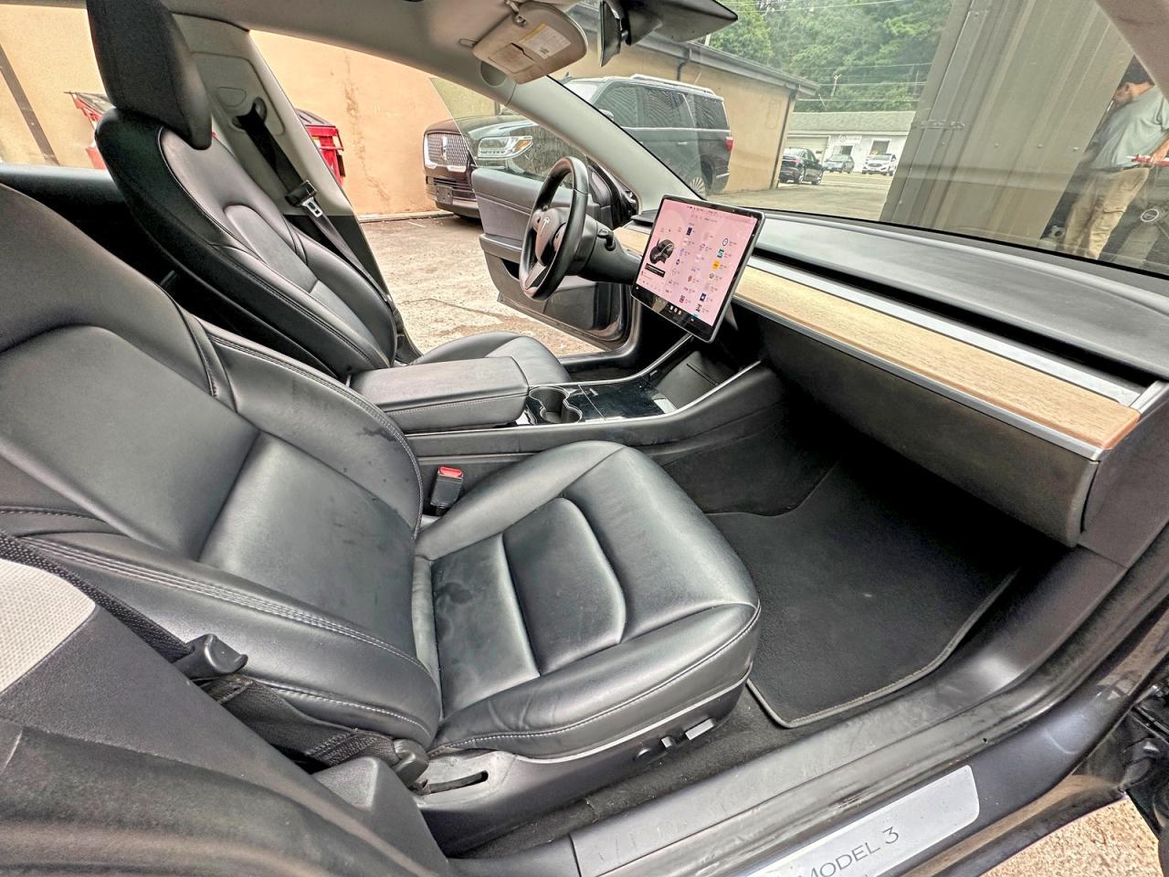 2018 Tesla Model 3 - Image 5