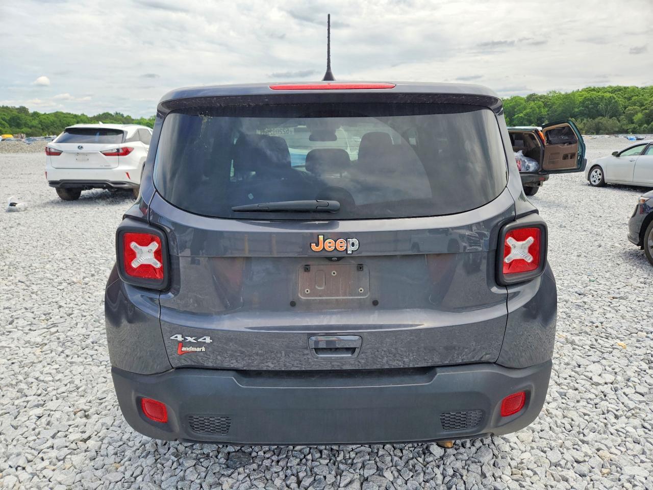2023 Jeep Renegade Latitude - Image 6