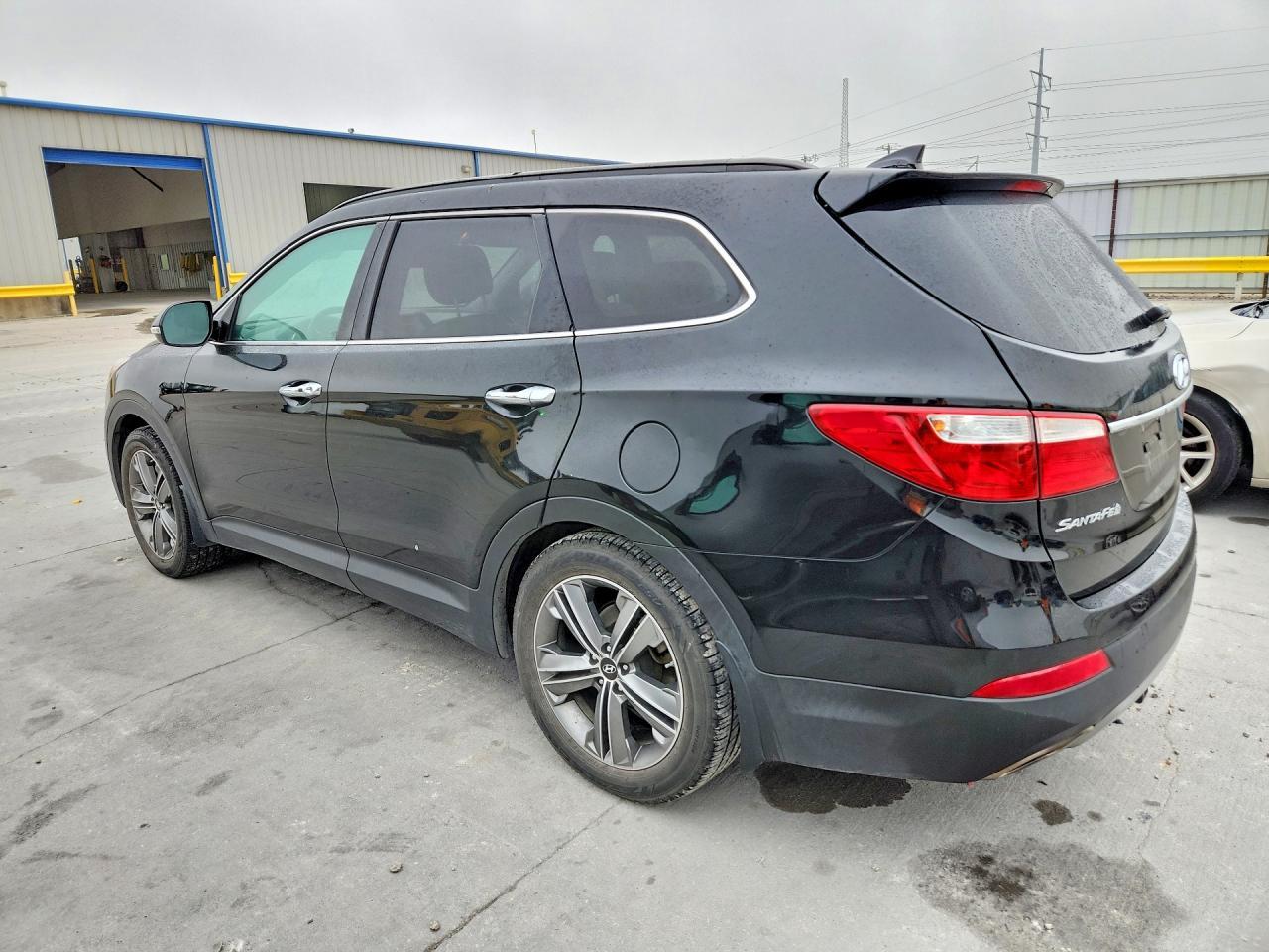 2014 Hyundai Santa Fe Gls - Image 2