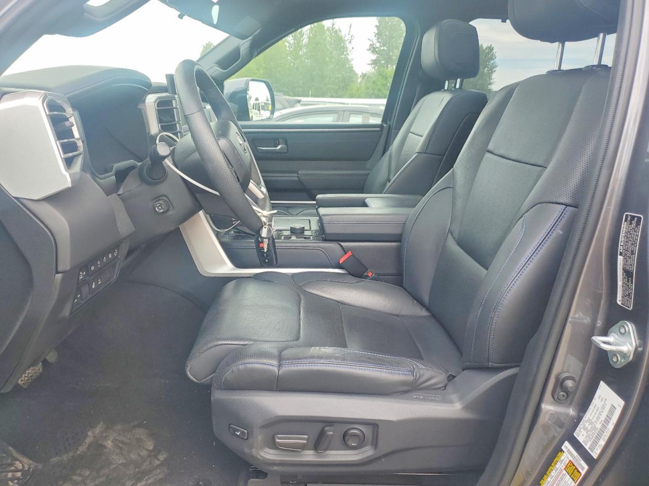 2023 Toyota Tundra Platinum - Image 7