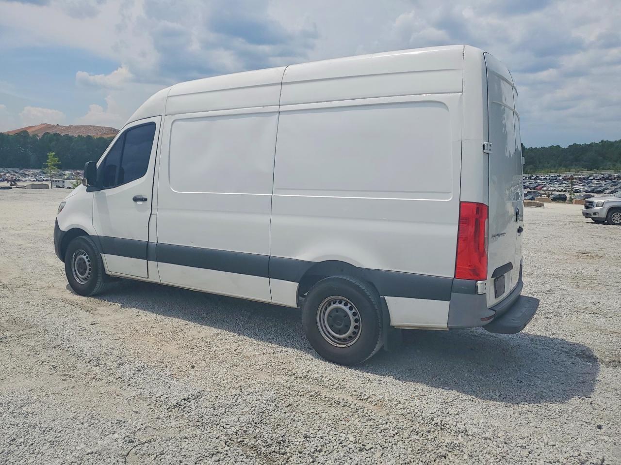 2022 Mercedes-Benz Sprinter 2500 - Фото 2