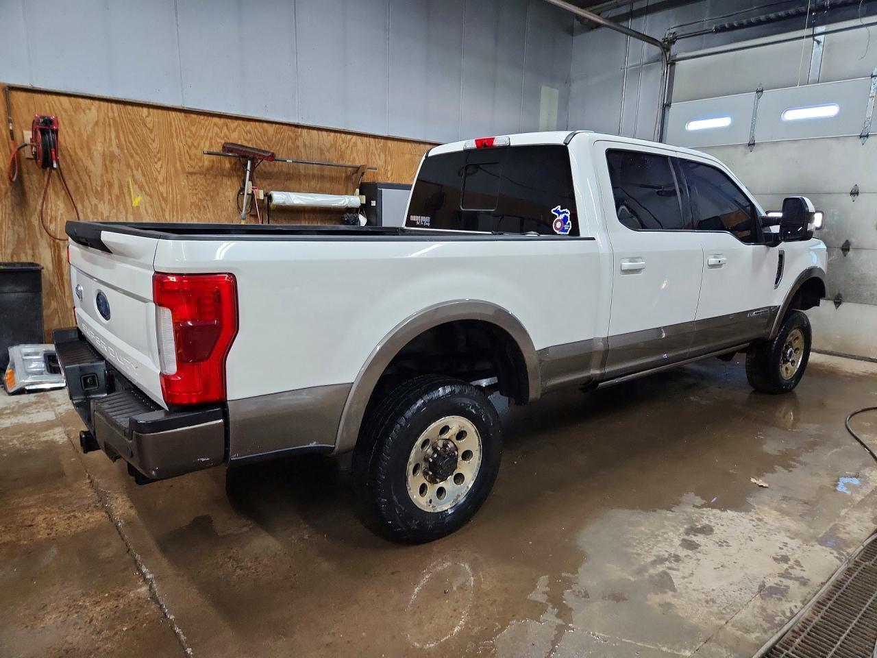 2019 Ford F350 Super Duty - Фото 3