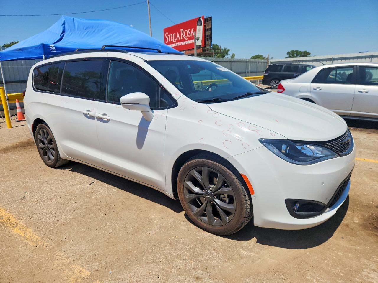 2019 Chrysler Pacifica Limited - Фото 4