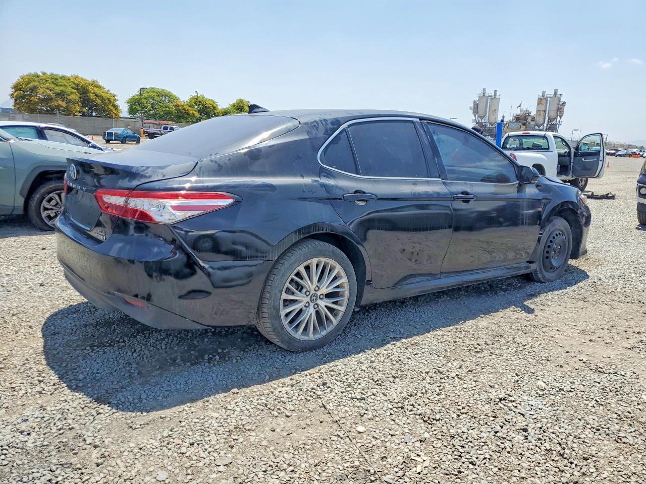 2019 Toyota Camry Hybrid Xle - Фото 3