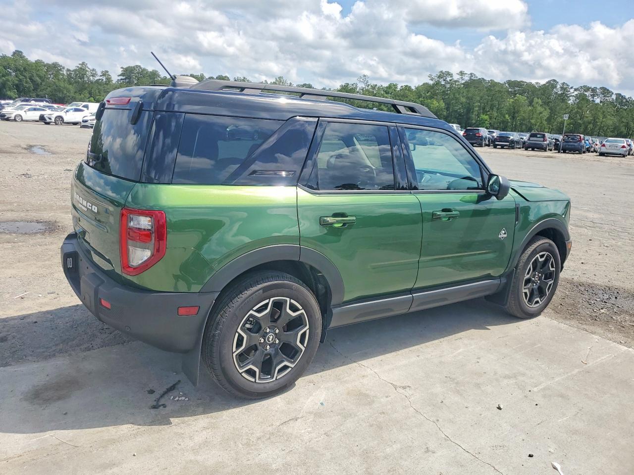 2025 Ford Bronco Sport Outer Banks - Image 3