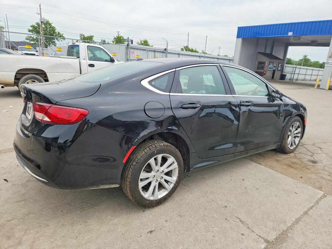 2015 Chrysler 200 Limited - Фото 3