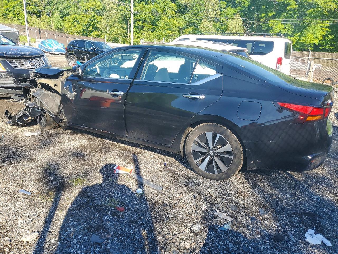 2019 Nissan Altima Sv - Image 2