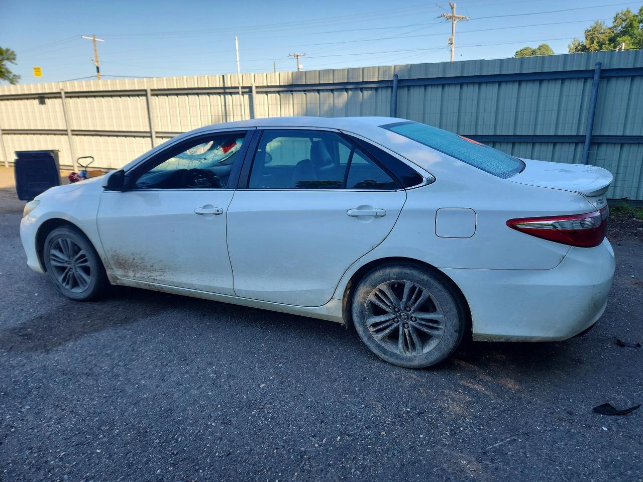 2017 Toyota Camry Se - Image 2