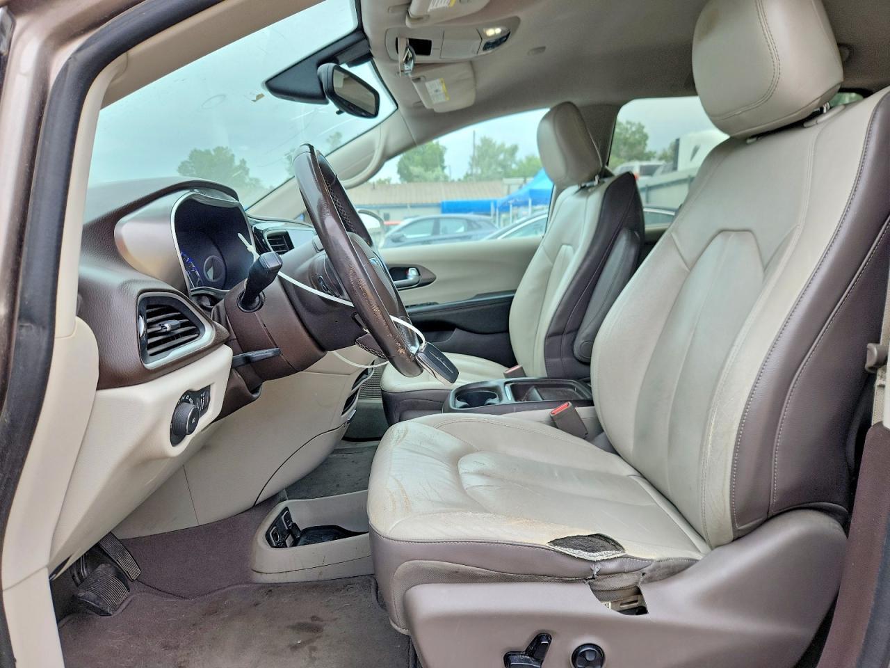 2017 Chrysler Pacifica Touring L - Фото 7