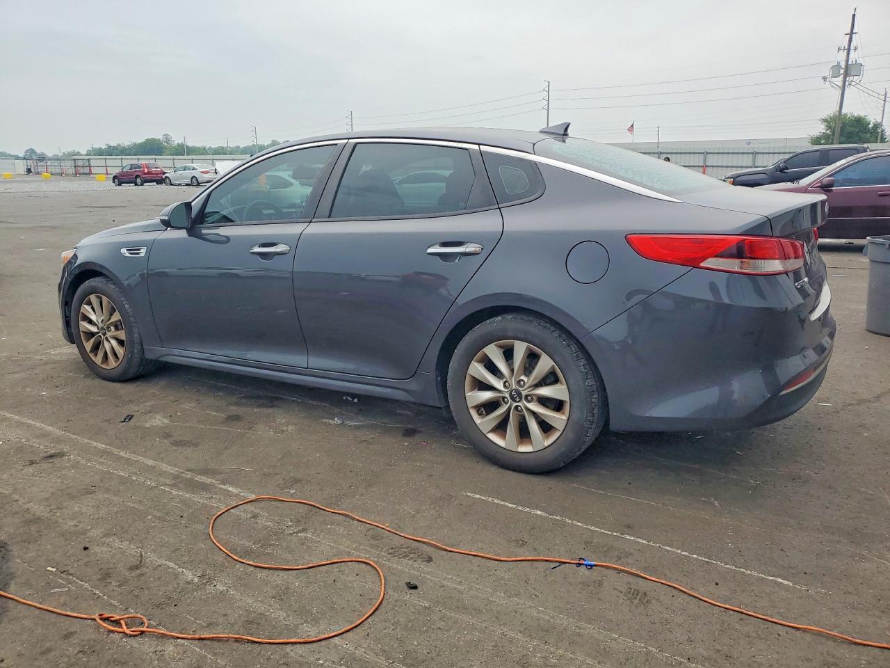 2017 Kia Optima Lx - Фото 2