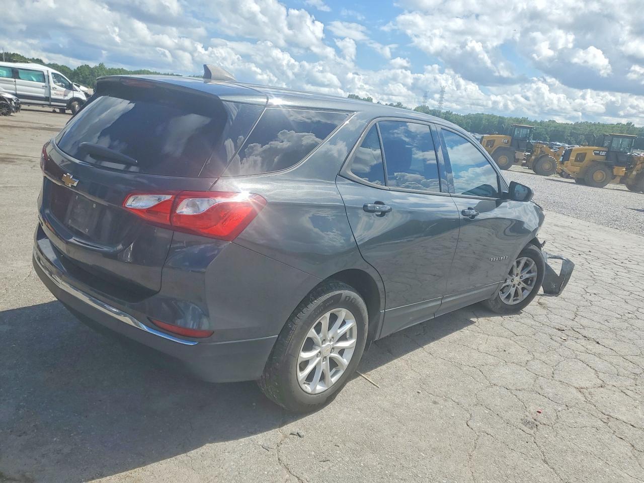 2018 Chevrolet Equinox Ls - Фото 3