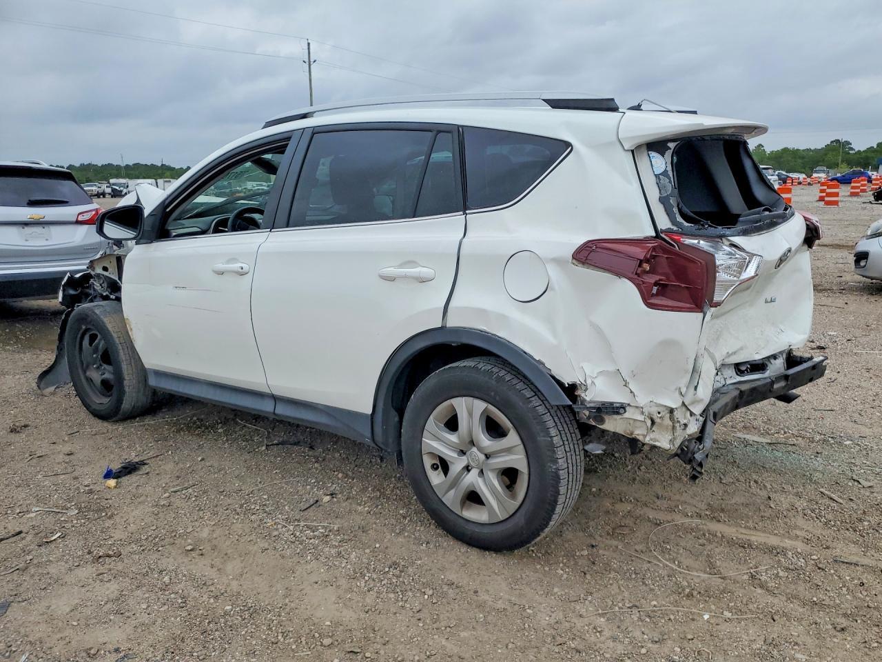 2015 Toyota Rav4 Le - Фото 2