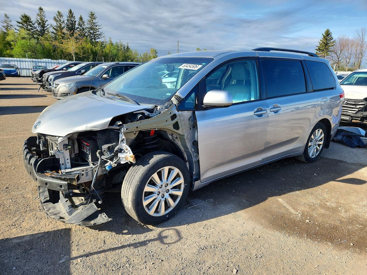 2014 Toyota Sienna Xle 8-Passenger