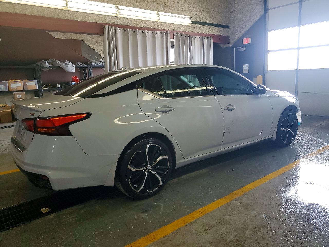 2023 Nissan Altima Sr - Фото 3