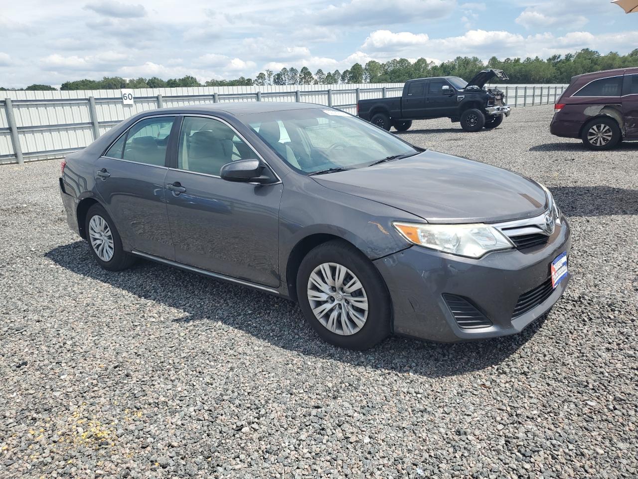 2014 Toyota Camry Le - Фото 4