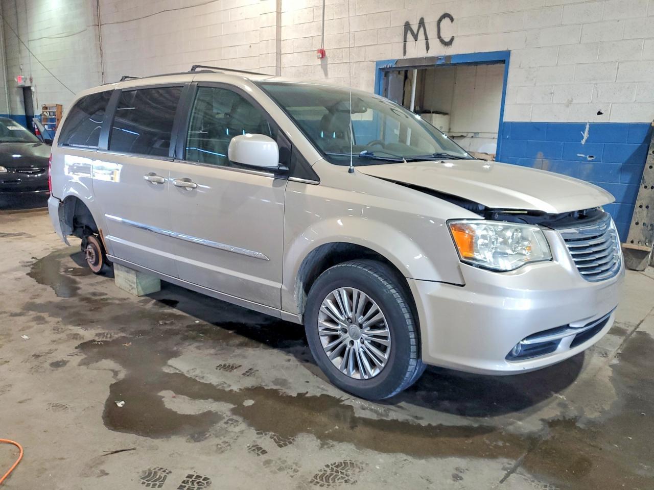 2014 Chrysler Town & Country Touring - Фото 4